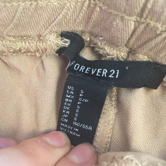 Brown shorts - Picture 2 of 3